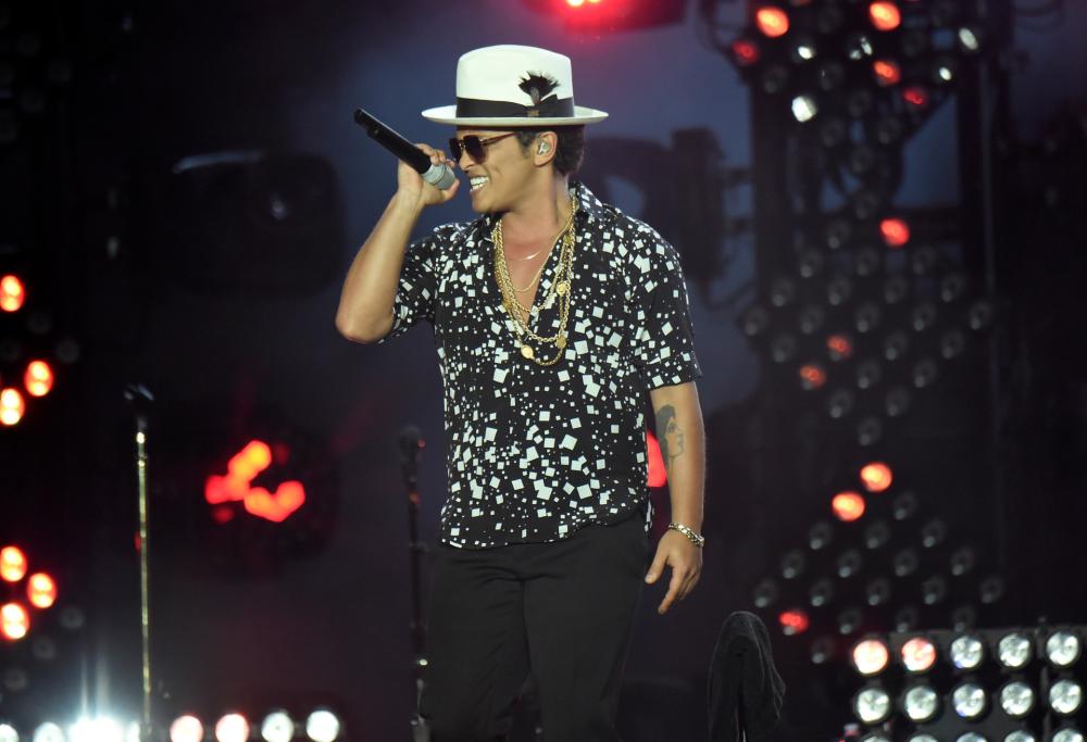 Bruno Mars svela la sua "24k Magic": ecco il video