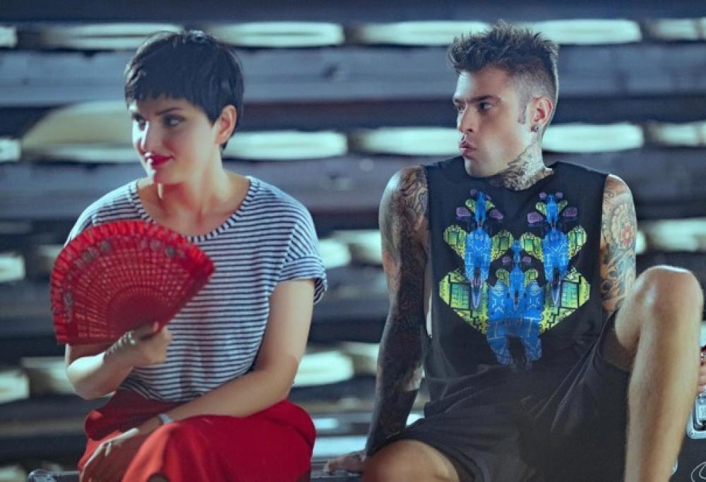 Fedez-Arisa: rapporti difficile anche lontano dalle telecamere