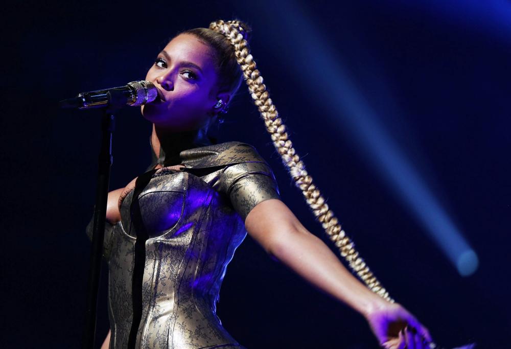 Beyoncé non si ferma neanche per "un orecchio sanguinante"