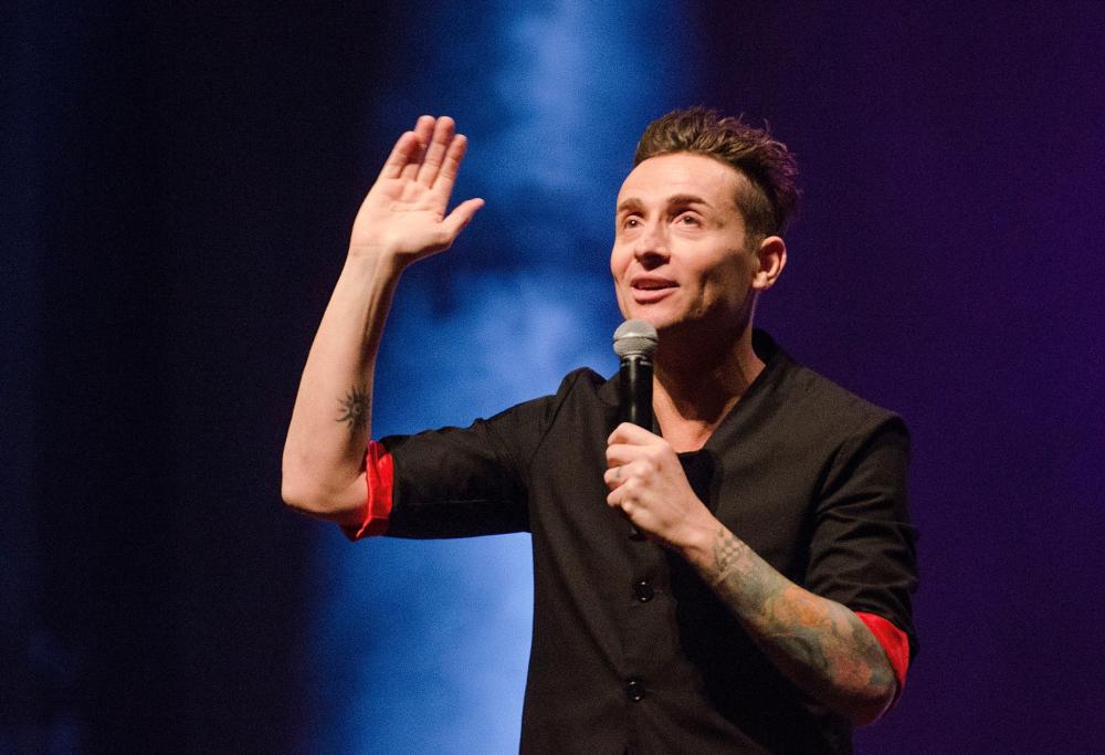 Angelo Pintus in onda con Max Brigante, mercoledì 19 alle 18.00