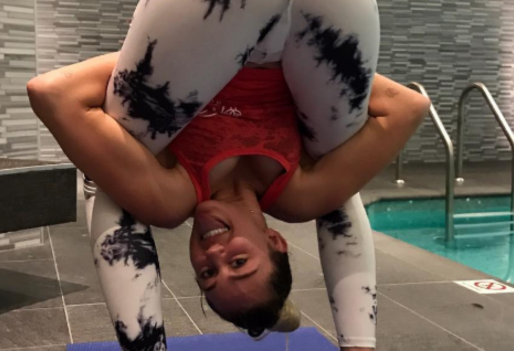 Miley Cyrus senza freni: "Non votate Hillary, baciatemi il c…"