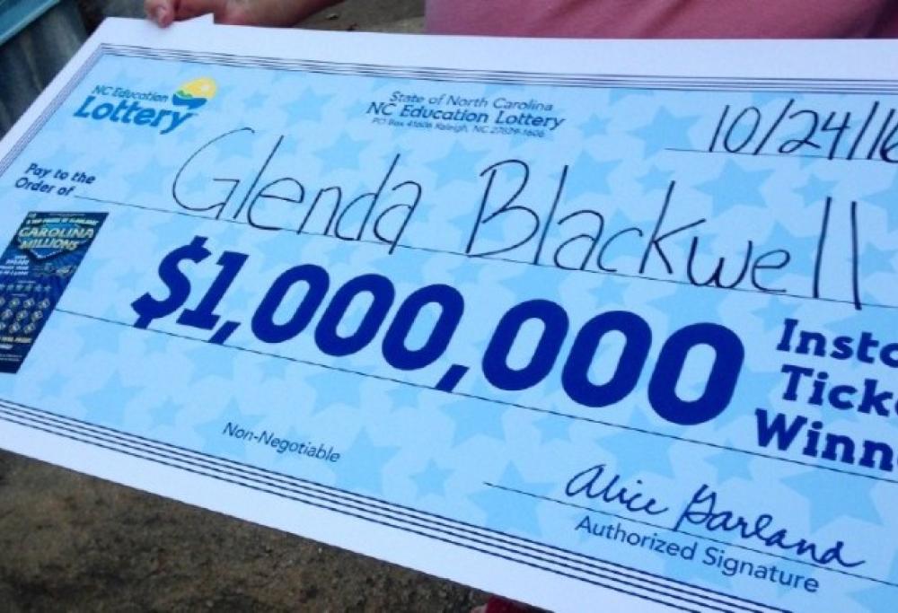 Non crede alla dea bendata: vince 1 milione di dollari al gratta e vinci