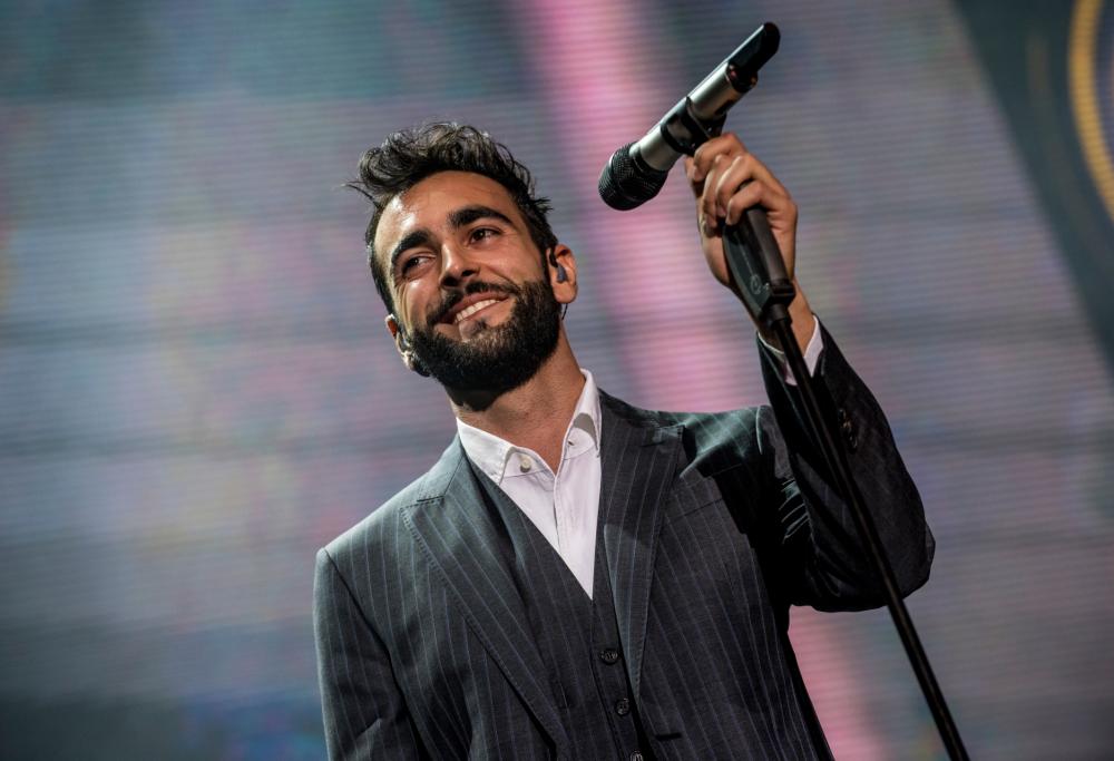 Marco Mengoni: flash mob nel centro di Roma per il suo Atlantico tour