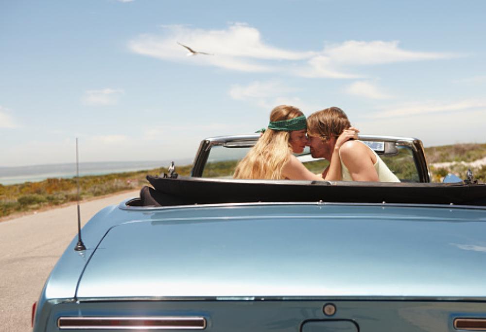 Sesso in auto? Noi italiani siamo i campioni d'Europa!