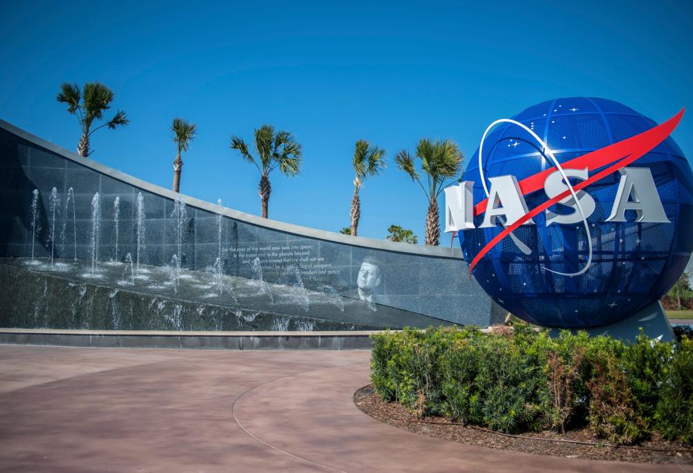 La Nasa offre 30mila dollari per risolvere il problema “bagno” nello spazio.