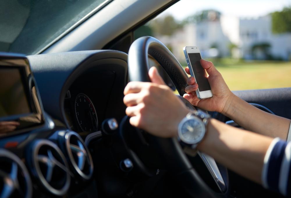 Smartphone alla guida? In Gran Bretagna si rischia l'ergastolo!