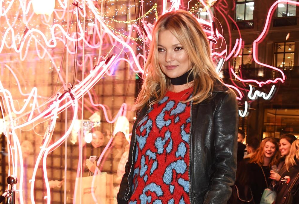 Elvis Presley: il tributo "sexy" di Kate Moss