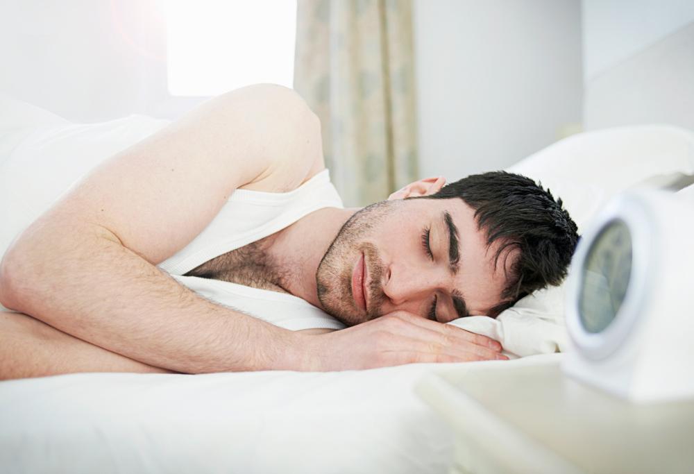 Sei un dormiglione? Il tuo stipendio sarà più alto, lo dice la scienza!