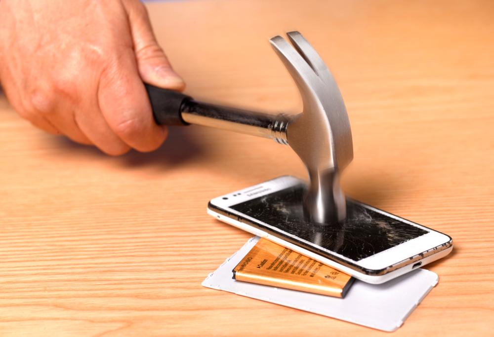Maltrattate lo smartphone? Inconsciamente ne volete uno nuovo!