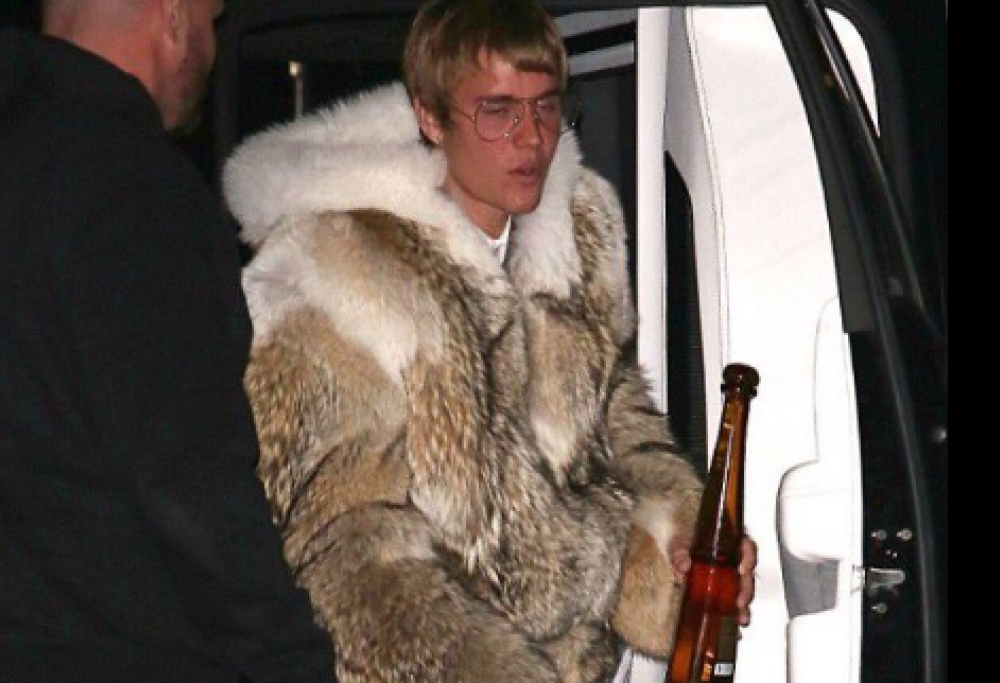 Justin Bieber in pelliccia: arrivano le critiche degli animalisti