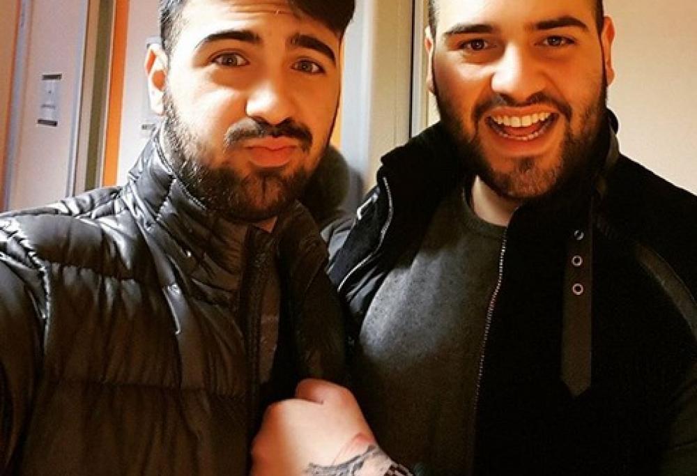 A 19 anni, malato di Sla, cuoco grazie al fratello: “Io do la ricetta e lui esegue in base alle mie indicazioni”
