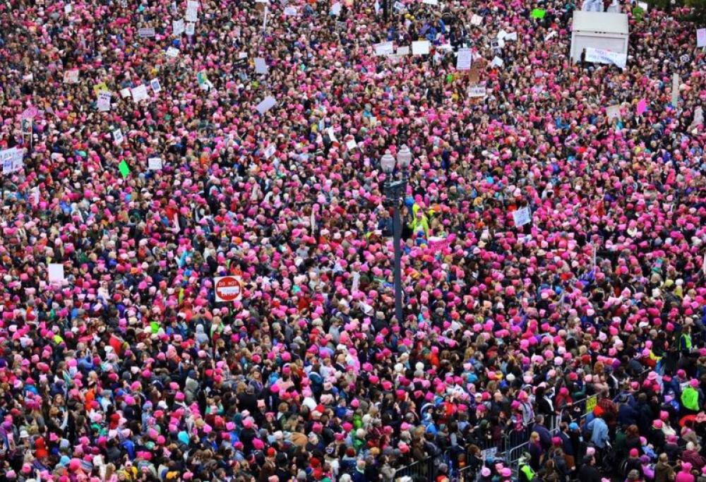 Marcia delle donne contro Trump: in piazza 3.3 milioni di persone. È la più grande protesta della storia statunitense.