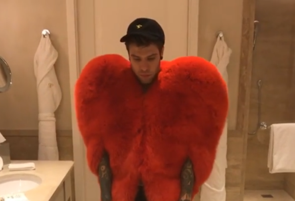 Fedez: sexy ballo di San Valentino per Chiara Ferragni