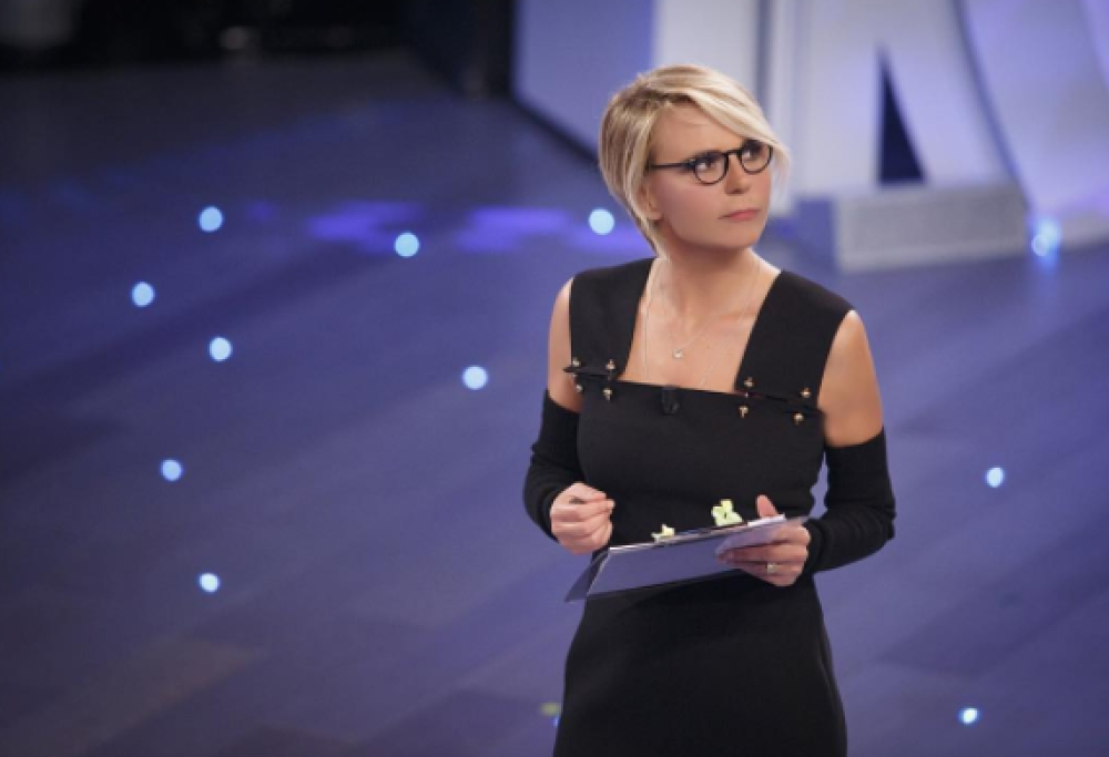 La confessione di Maria De Filippi: “Non ho pagato le multe per 12 anni”. Ma il web la assolve