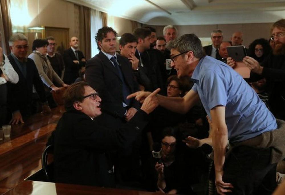 Pif furioso con Crocetta: “Se non sa fare il suo lavoro si dimetta!”