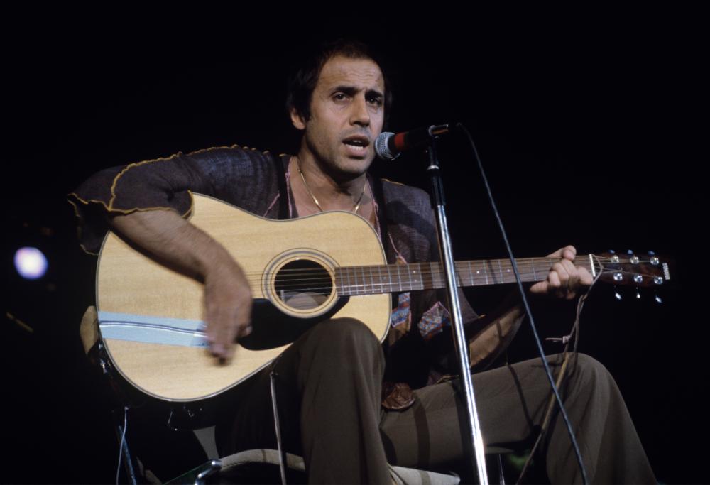 Adriano Celentano: "Sei sconosciuti minacciano me e Claudia"