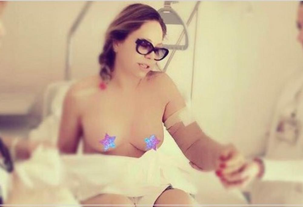 Ornella Muti in topless per il 62esimo compleanno... in ospedale