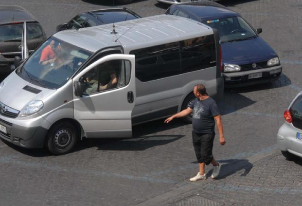 Arriva la galera per i parcheggiatori abusivi, che a breve potrebbero essere puniti con una pena fino a tre anni
