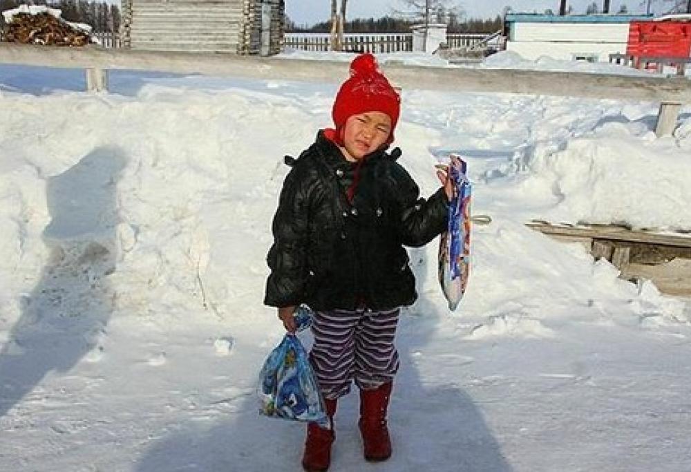 Siberia: a 4 anni cammina per otto chilometri nel bosco infestato dai lupi per salvare la nonna