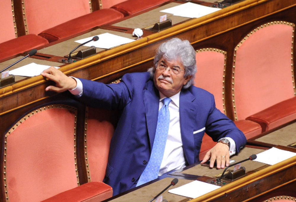 Quando il politico guadagna meno dell'operaio, parola di Antonio Razzi