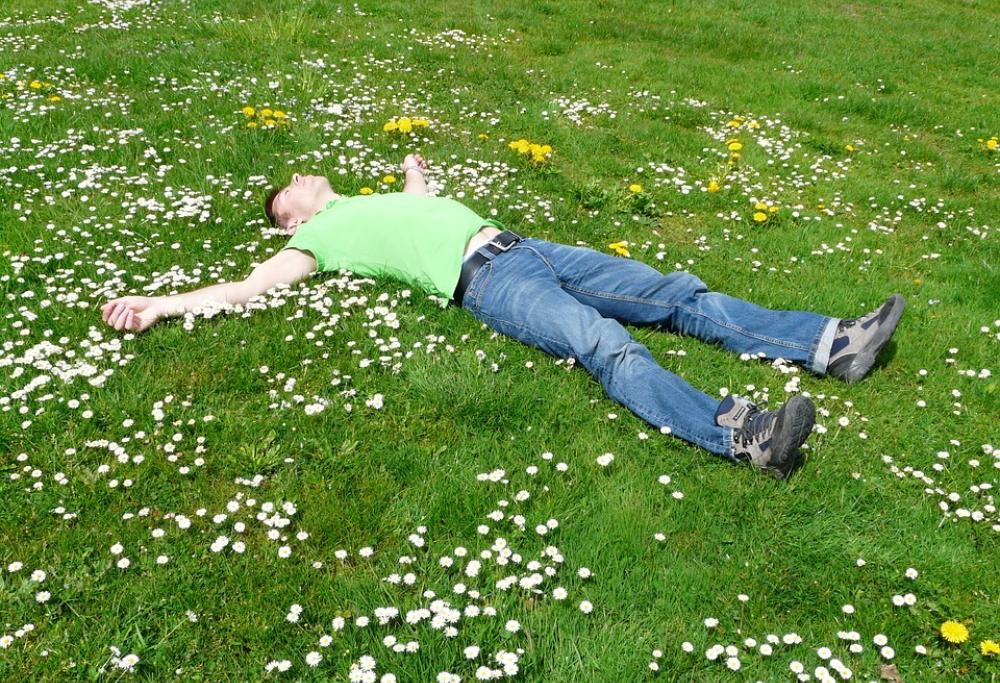 Svuotare la testa e non pensare a niente è impossibile, lo dice la scienza