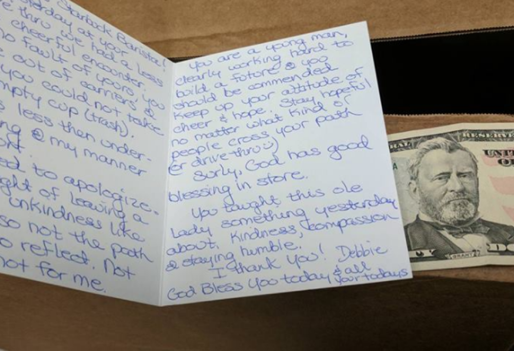 Insulta un barista, il giorno dopo gli invia un bellissimo biglietto di scuse