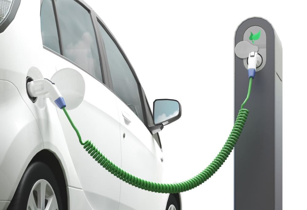 Auto pulite, nel 2030 elettrico il 20% delle nuove vetture