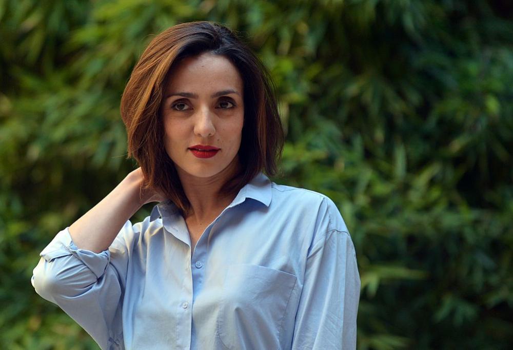 Ambra è single, e i fan sognano il ritorno di fiamma con Renga