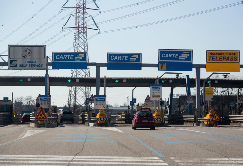Multe ai caselli autostradali, cambiano le regole