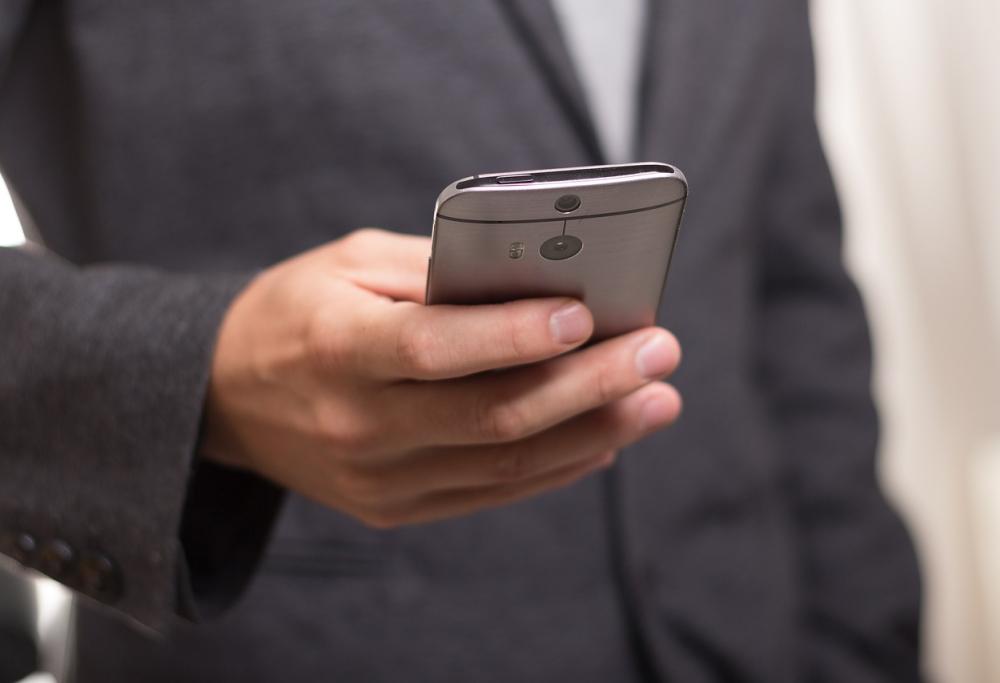 Lo smartphone può causare il tumore: ecco la sentenza shock