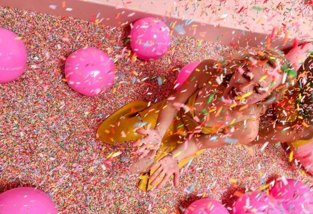 Una piscina piena di zuccherini? Ora è realtà
