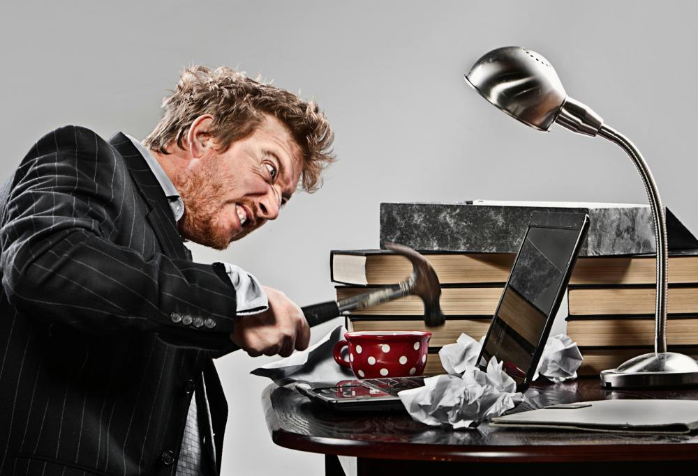 10 soggetti da tastiera: dallo sciacallo al grammar nazi, scopriamo gli utenti del web