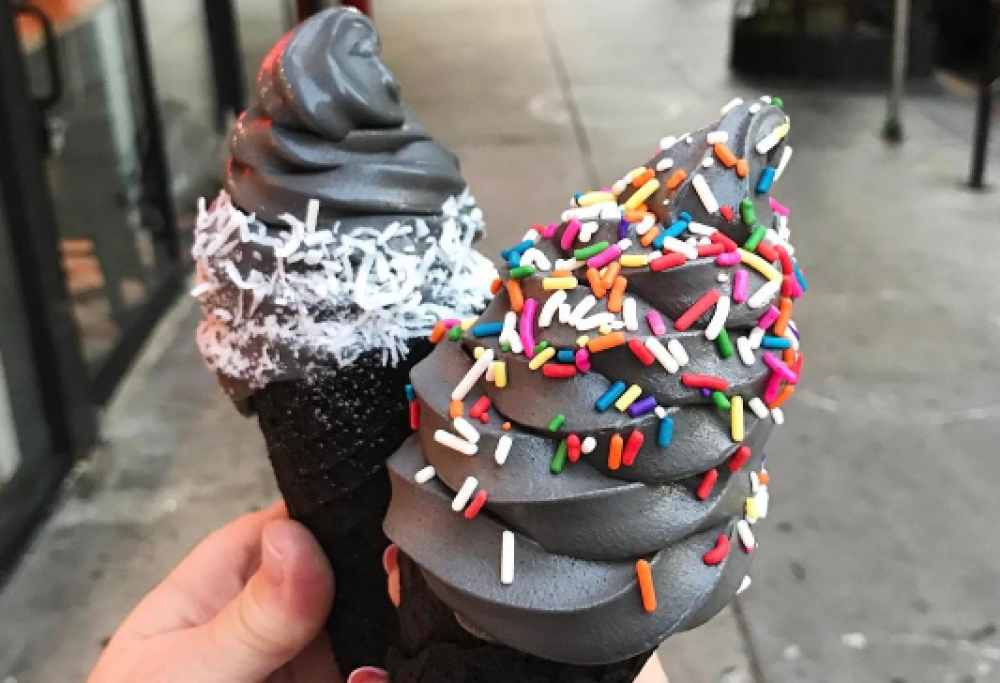 Arriva il gelato nero, ottimo per i palati più “oscuri”