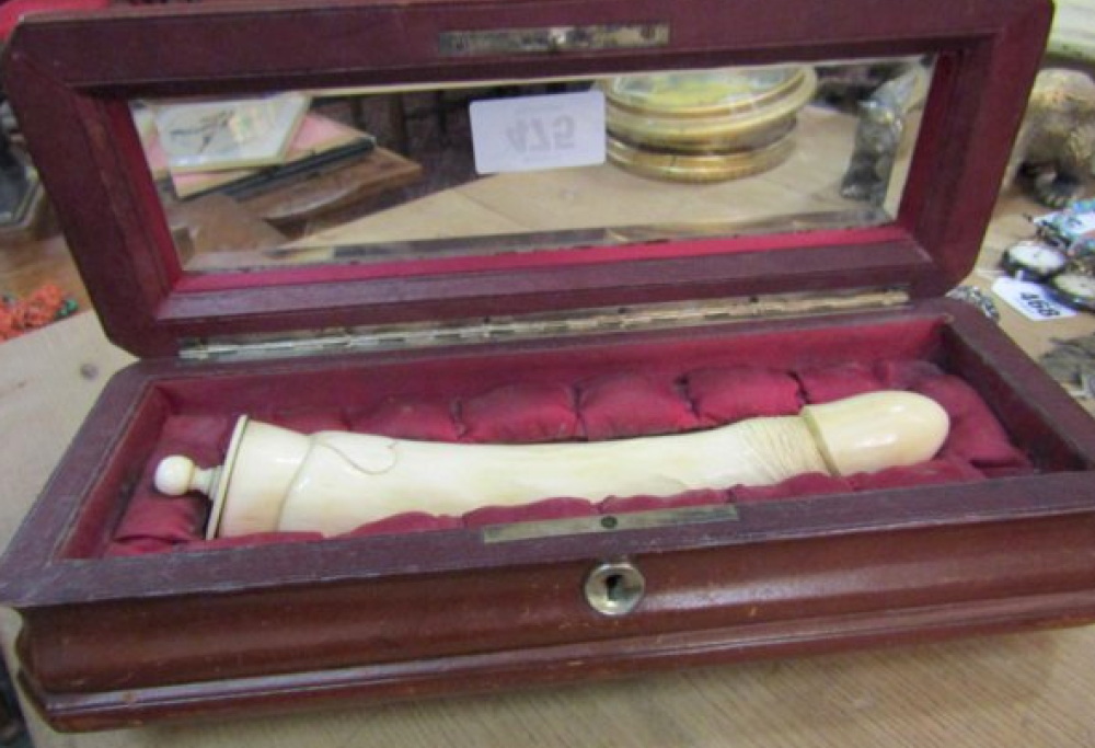 All’asta uno dei primi “dildo” della storia