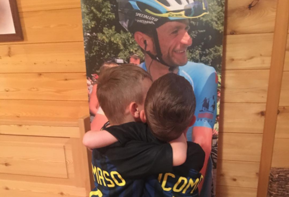 Michele Scarponi: l’emozionante regalo dell’Inter ai suoi figli