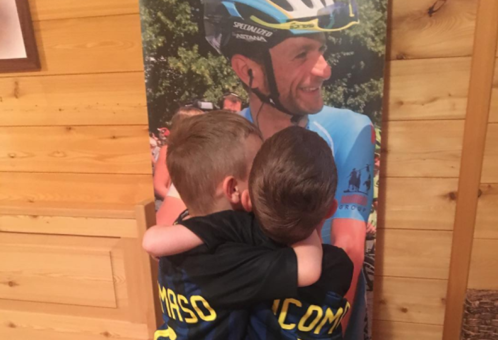 Michele Scarponi: l'emozionante regalo dell'Inter ai suoi figli - Radio 105