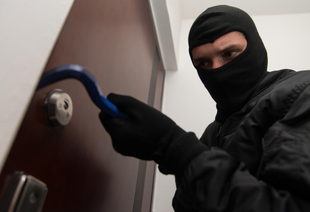 Ladri si fingono padroni di casa per evitare l'arresto