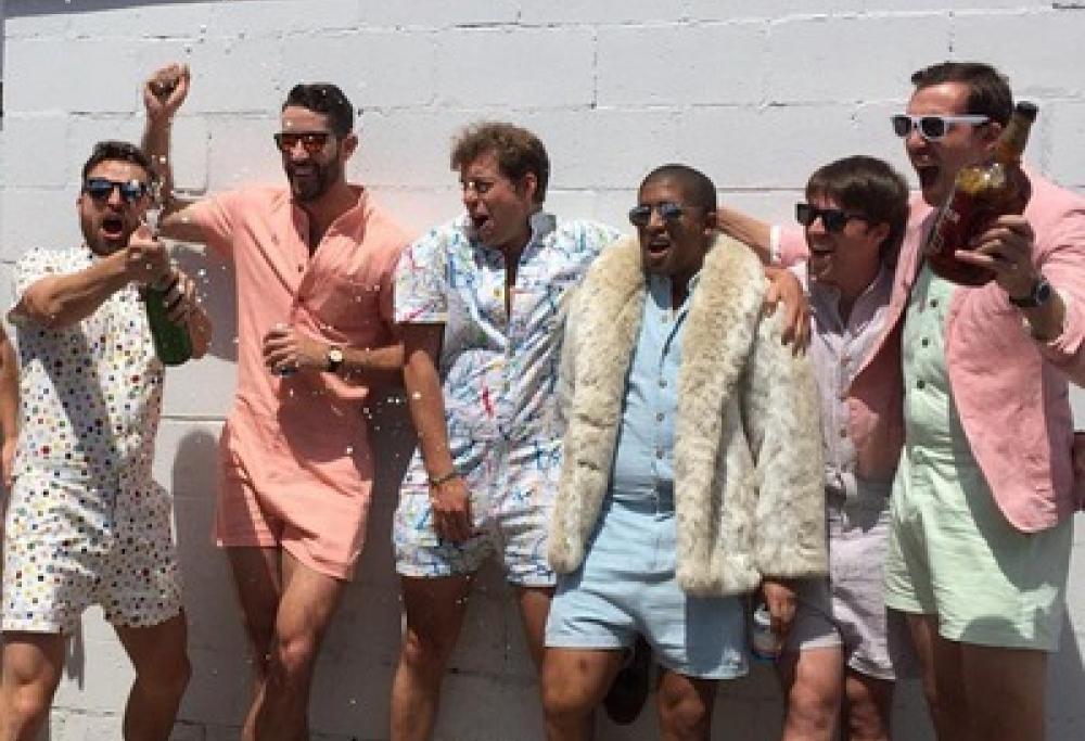 Arriva la "tutina" da uomo, per essere trendy anche in estate