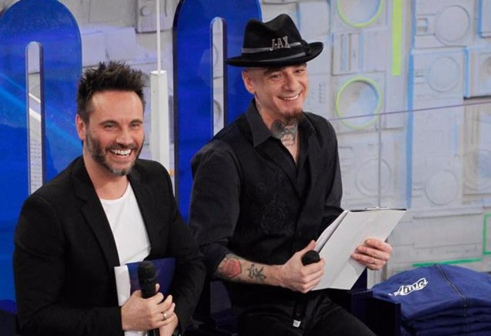 J-Ax, proposta di matrimonio "alla Fedez" a Nek
