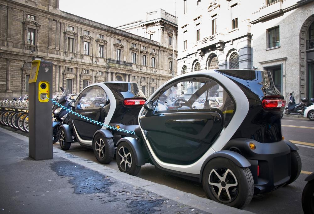 Le auto elettriche? Si ricaricano in movimento, con il Wi-Fi