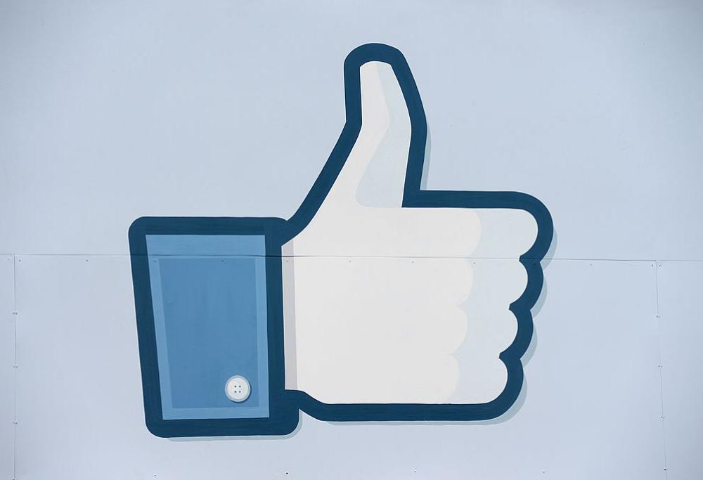 Facebook, sulle pagine scomparirà il “Mi piace”: al suo posto arriverà il tasto “Segui”