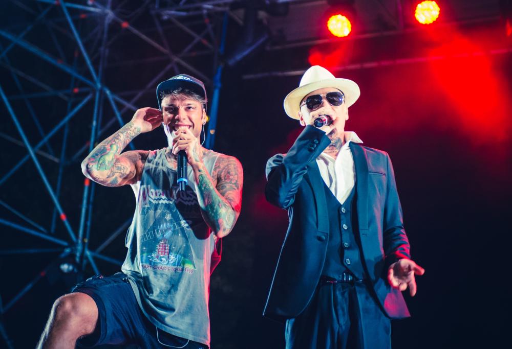 J-Ax e Fedez, primi scricchiolii nella coppia? 