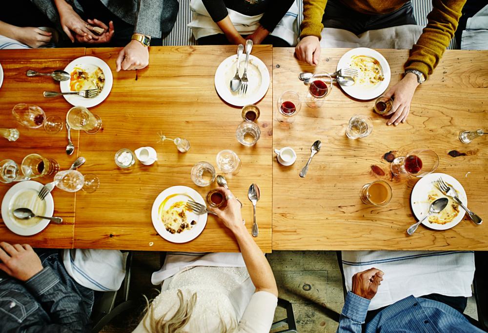 La pausa pranzo? Da oggi è social, in compagnia di sconosciuti che cucinano per noi