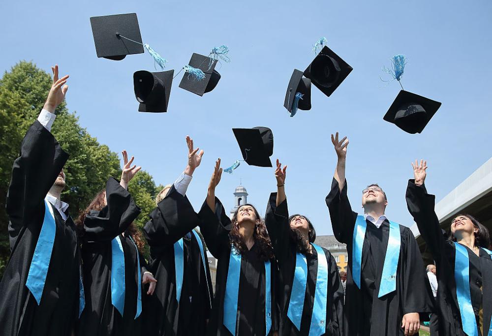 Il segreto per allungare la vita? Prendersi una laurea!