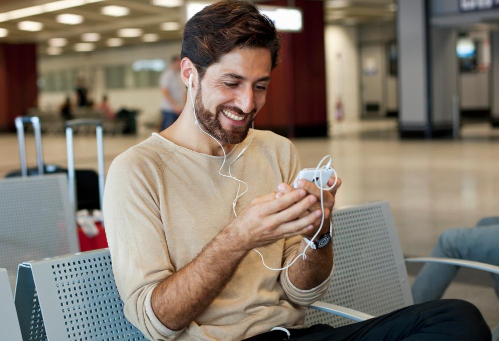 Addio roaming: non ci saranno più costi extra se ci si trova all’estero