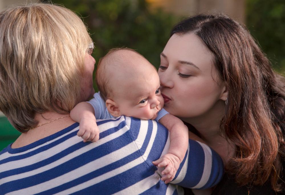 Bimbo con due mamme? Ora potrà prendere entrambi i cognomi