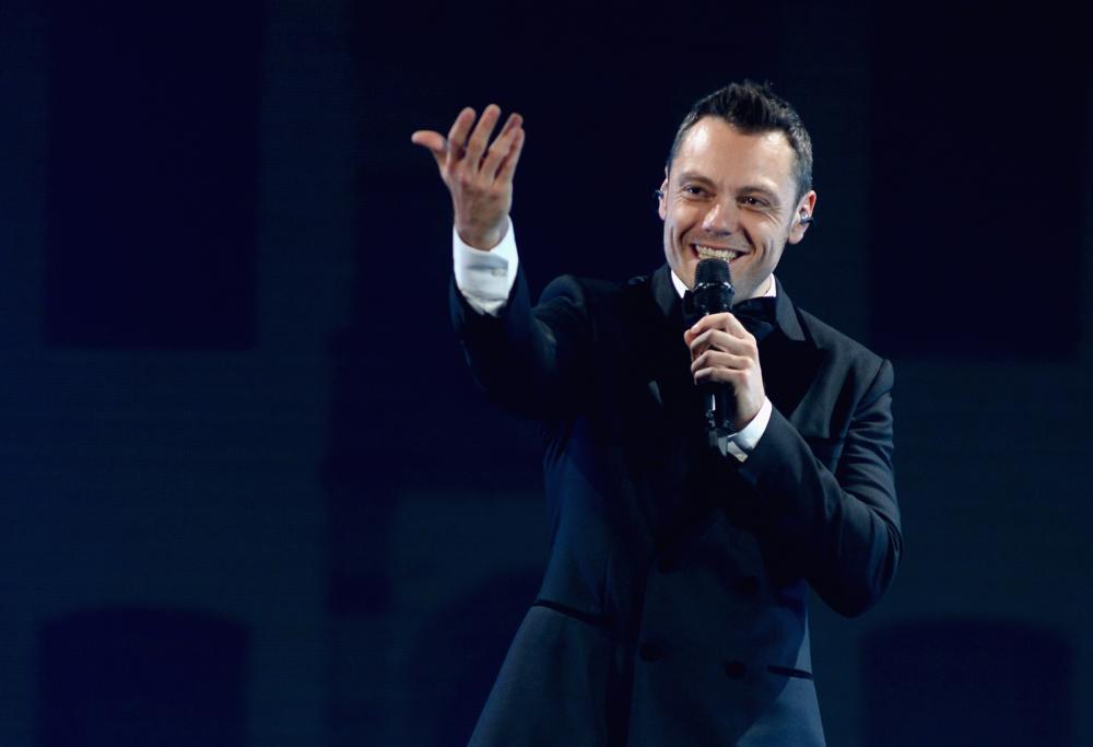 Tiziano Ferro, l'omaggio a Francesco Totti: "Un eroe buono"