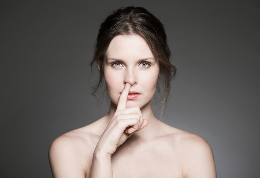 Fermi al semaforo? Tutti con le dita nel naso!