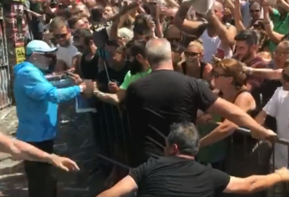 Vasco Rossi: i fan assediano ancora la villa di Zocca!