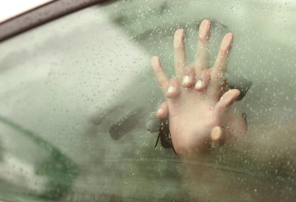 Sorpresi dalla polizia a fare sesso in auto: multa da 10mila euro